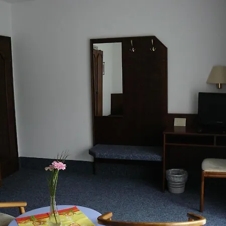 Weisses Rossel Szálloda